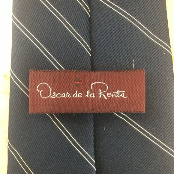 OSCAR DE LA RENTA TIE - Picture 4 of 14